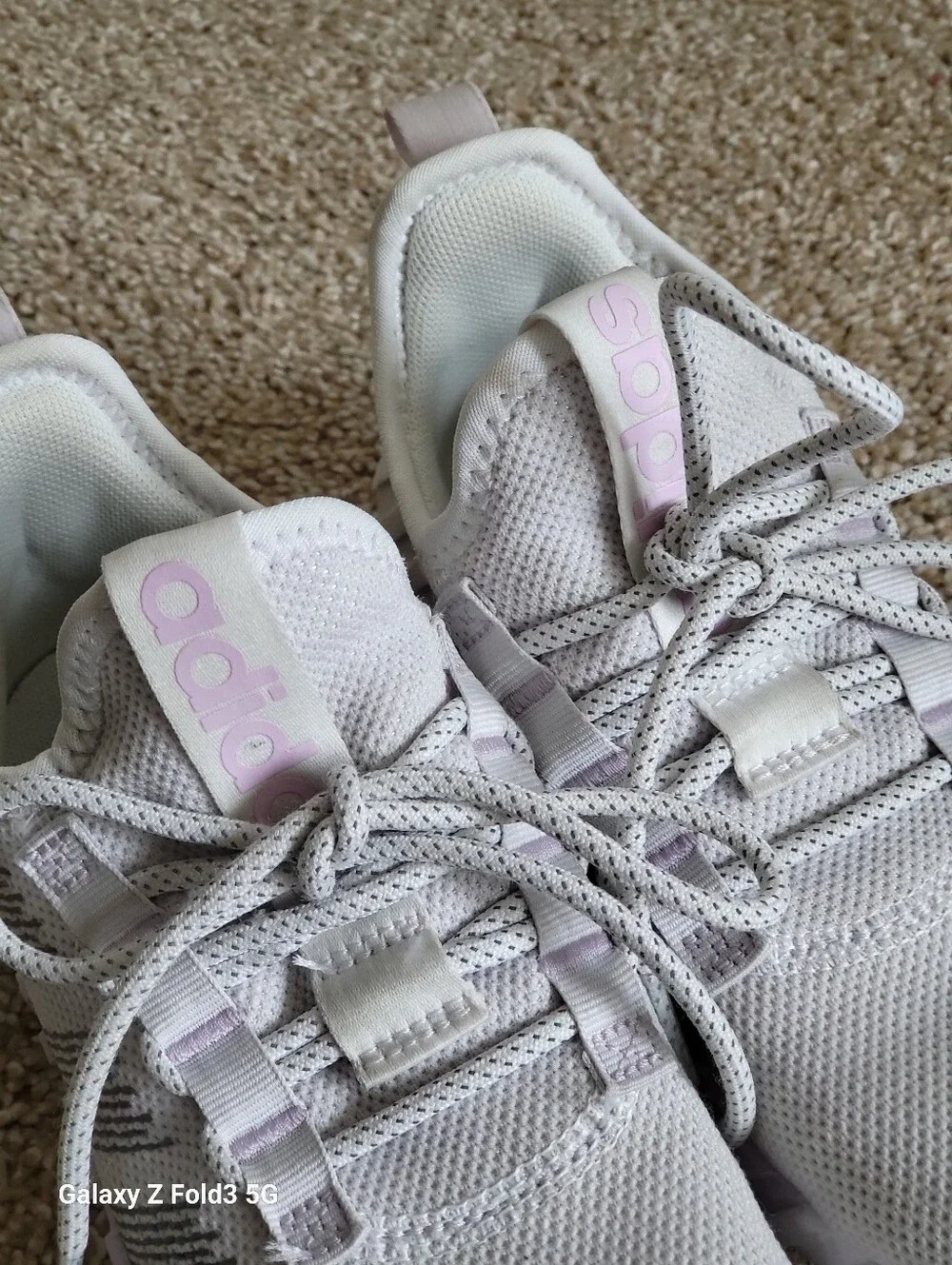 ♥️EUC♥️ Adidas Girls Lightweight Athletic Shoes - Pale  Gray - Picture 2 of 8